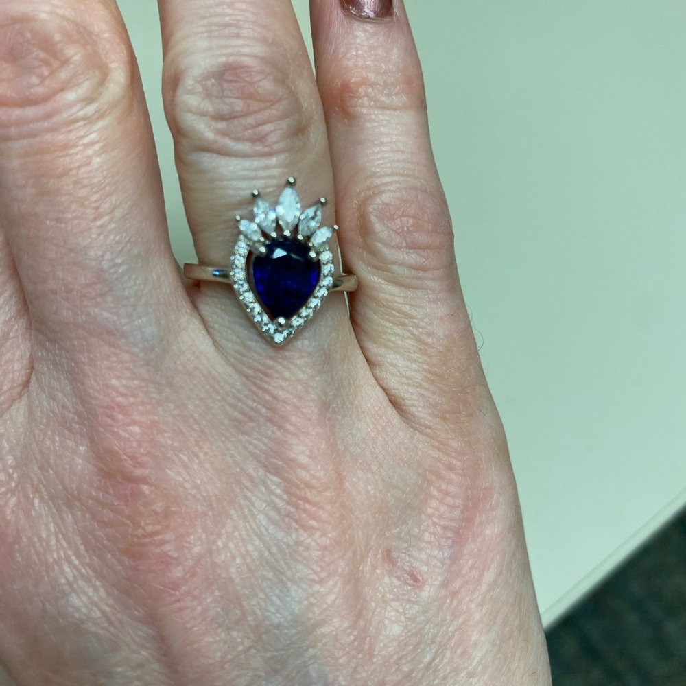 Elegant Silver diamond and Sapphire Jewelry Set - Picture 8 of 9